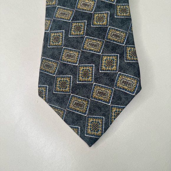 Metropolitan Museum Of Art Silk Tie - Picture 5 of 12